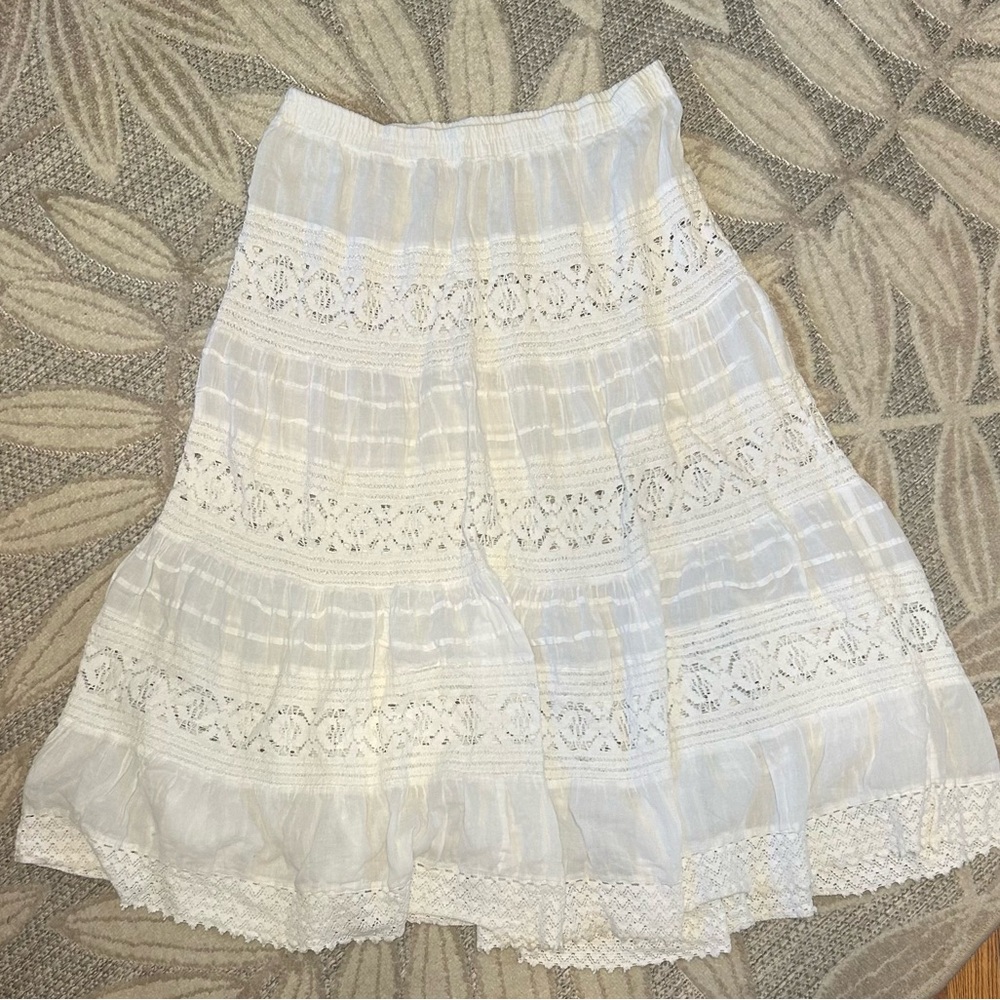 Chic White Lace A-Line Skirt